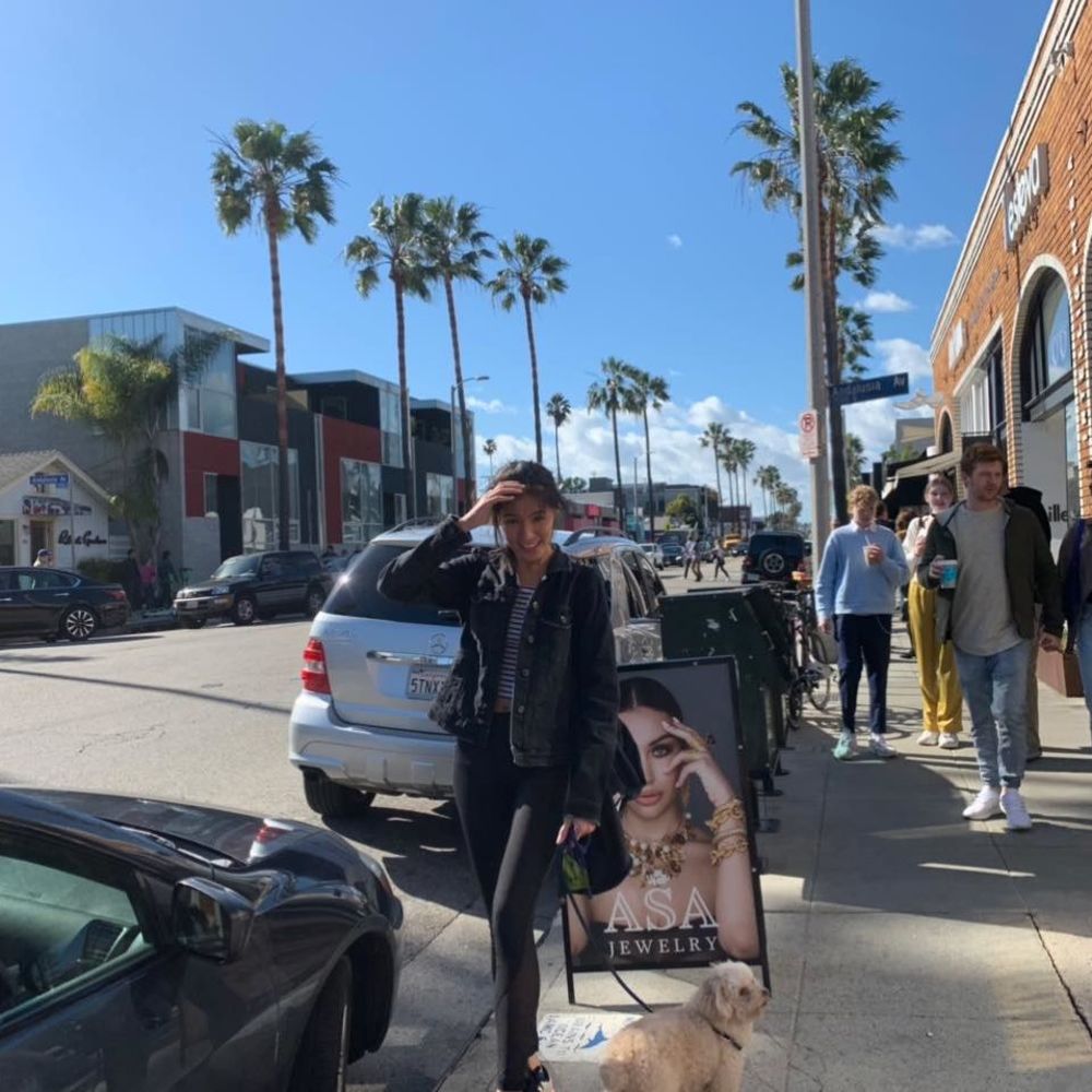 Meet your Posher, Elaine